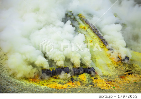 Ijen volcano crater Ijen volcano crater 17972055