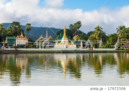 WatChongKlang and WatChongKham 17972506