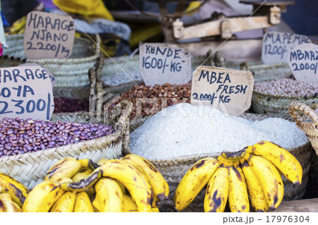 Traditional food market in Zanzibar, Africa. 17976304