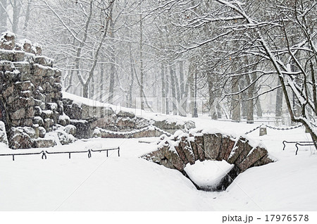 Grotto Grotto 17976578