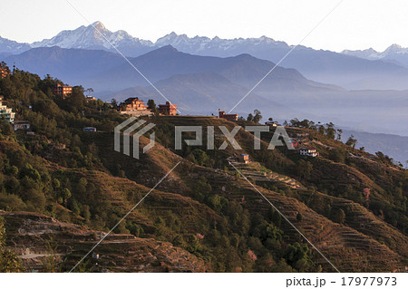 ネパール、ナガルコット村の朝 17977973