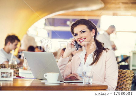 Attractive young businesswoman Attractive young businesswoman 17980001
