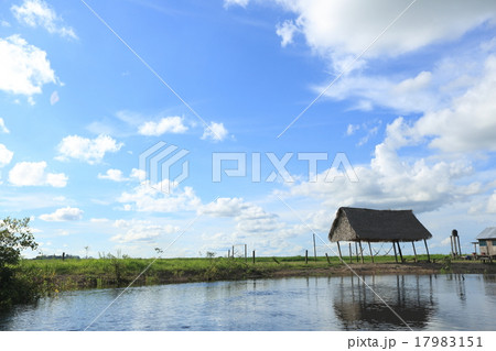 アマゾンにある小屋 17983151