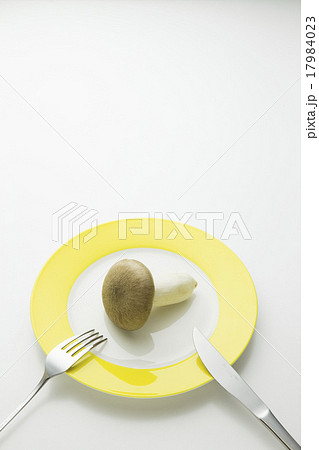 本しめじを食す 17984023