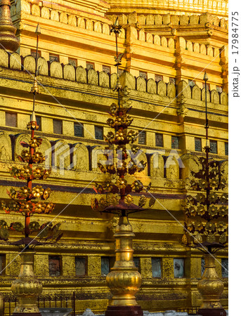 Shwezigon pagoda in Bagan, Myanmar 17984775