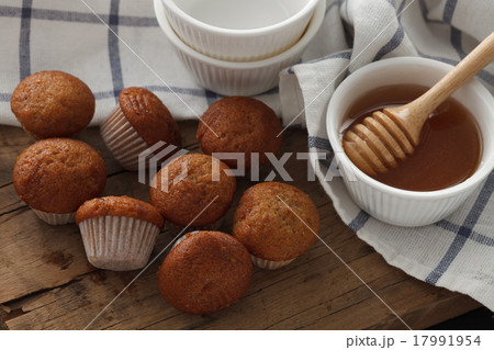 banana cake honey sweet dessert still life closeup 17991954