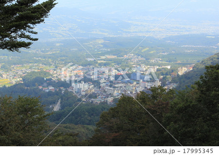 伊香保温泉街(榛名山高根展望台より) 伊香保温泉街(榛名山高根展望台より) 17995345