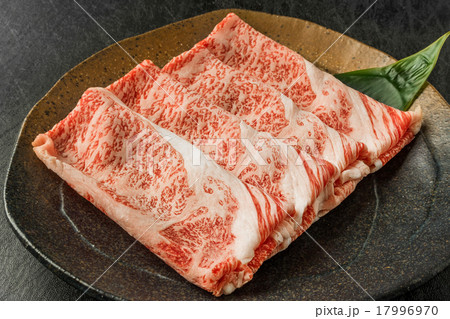 高級和牛しゃぶしゃぶに Super high-quality Japanese beef 高級和牛しゃぶしゃぶに Super high-quality Japanese beef 17996970