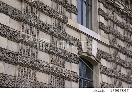 ルーブル宮の装飾 17997347