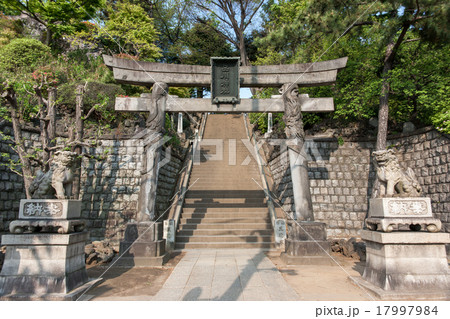 品川神社鳥居 17997984