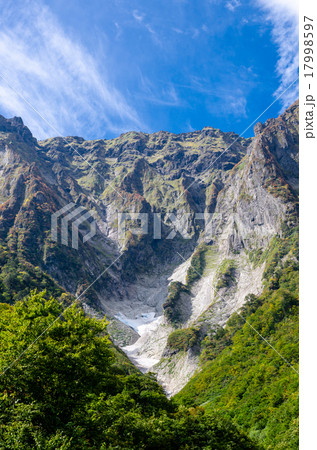 一ノ倉沢　谷川岳　Ichinokurasawa Gorge  Mt. Tanigawadake  17998597