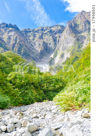 一ノ倉沢　谷川岳　Ichinokurasawa Gorge  Mt. Tanigawadake  17998601