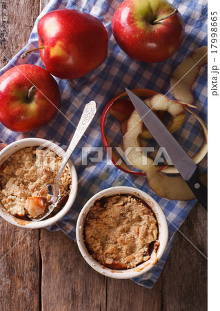 apple crumble in pots vertical top view apple crumble in pots vertical top view 17998665