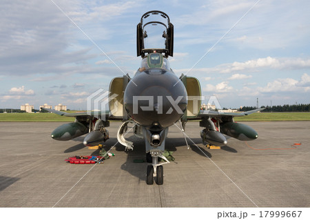 航空自衛隊偵察機RF-4EJ(正面) 航空自衛隊偵察機RF-4EJ(正面) 17999667