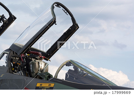 航空自衛隊偵察機RF-4EJ(コックピットアップ) 17999669