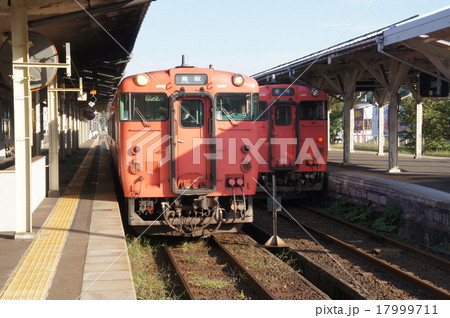 西日にたたずむキハ47 西日にたたずむキハ47 17999711