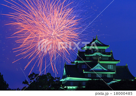 8月岡山 岡山城天守閣ライトアップと納涼花火大会 18000485
