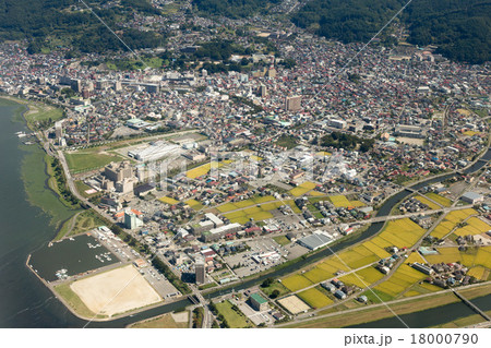 長野県諏訪市中心部を空撮の写真素材 18000790 Pixta