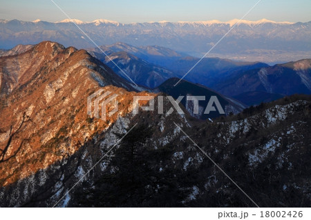 御坂山地・鬼ヶ岳から王岳への稜線と南アルプス 御坂山地・鬼ヶ岳から王岳への稜線と南アルプス 18002426