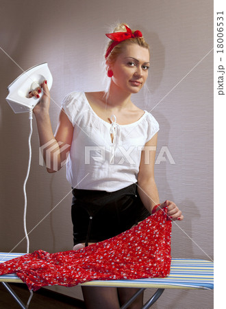 housewife irons the blouse housewife irons the blouse 18006531