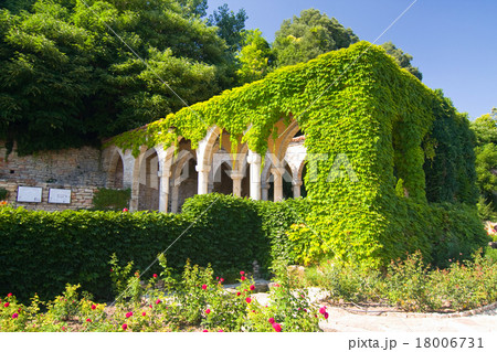 Roman bath in the yard of Balchik palace, Bulgaria Roman bath in the yard of Balchik palace, Bulgaria 18006731