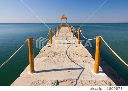 Pier over Waters 18006734