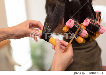 beauty parlor 18009621