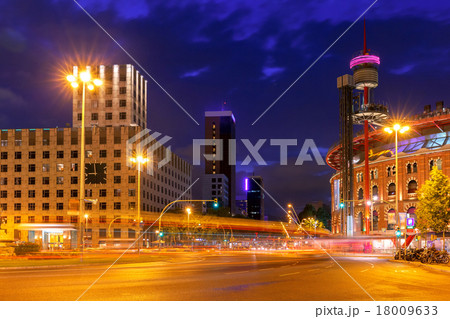Placa Espanya in Barcelona at night, Spain 18009633