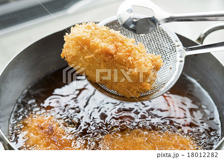 カニクリームコロッケ 18012282