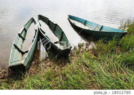 three wooden boats three wooden boats 18012790