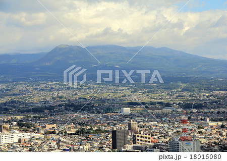 赤城山と前橋市風景 18016080