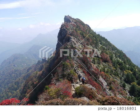 紅葉の石鎚山天狗岳 18016801
