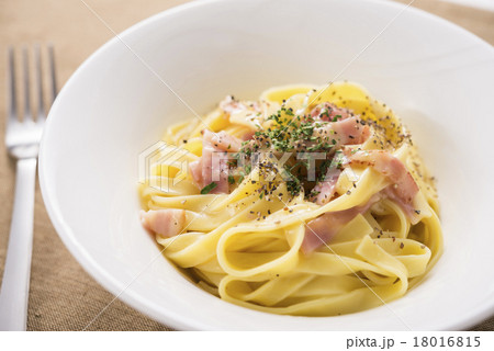 カルボナーラパスタ カルボナーラパスタ 18016815