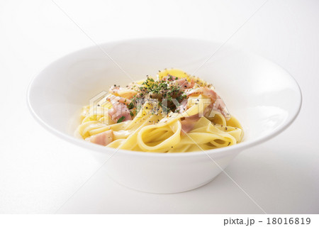 カルボナーラパスタ カルボナーラパスタ 18016819