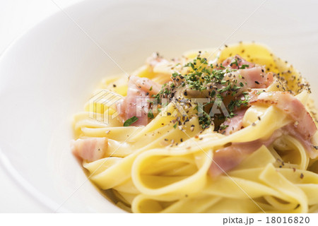 カルボナーラパスタ カルボナーラパスタ 18016820