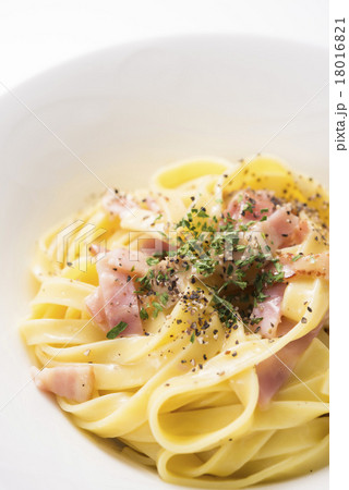 カルボナーラパスタ カルボナーラパスタ 18016821