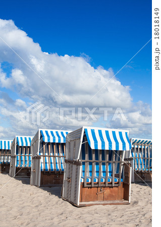 Sunrise  on the beach in Binz, Ruegen Island 18018149