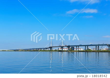 かつしかハープ橋と青空 18018542