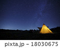 キャンプの夜空 18030675