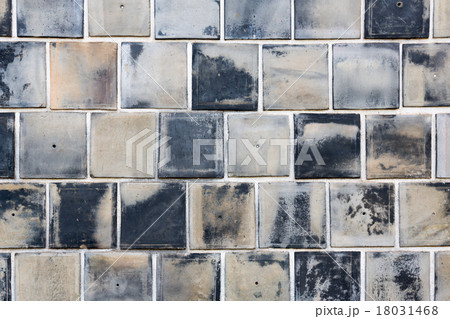 瓦張りの壁 18031468