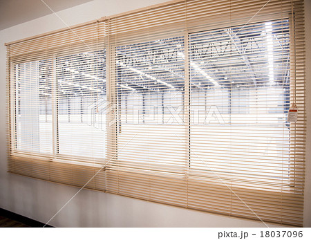 Venetian blinds 18037096