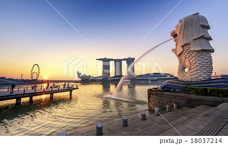 Singapore Skyline and view of Marina Bay 18037214