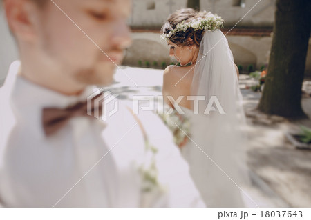 wedding couple wedding couple 18037643