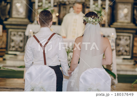 wedding church couple wedding church couple 18037649