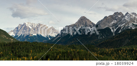 Mountains in Austrian Alps 18039924