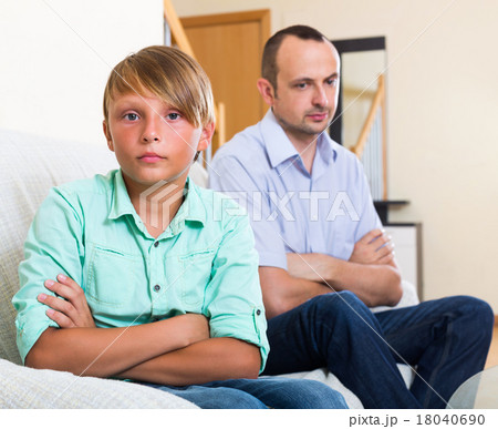 Troubled relations of arguing dad and son 18040690