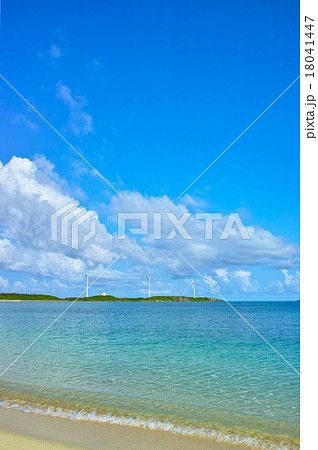 宮古島 西平安名崎の風力発電 宮古島 西平安名崎の風力発電 18041447