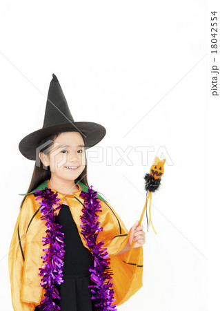 ハロウィンの仮装をした女の子 ハロウィンの仮装をした女の子 18042554