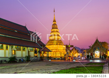 Temple Phra That Hariphunchai in Lamphum 18043228