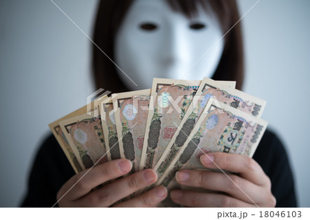 マスクの女 18046103